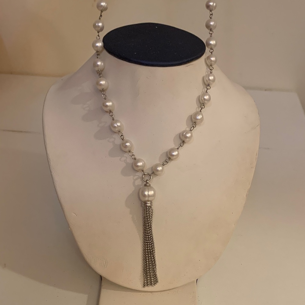 Elegant Pearl Necklace with Tassel